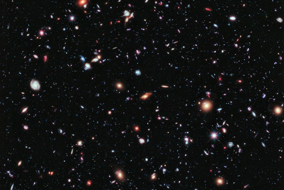 Deep field view of distant galaxies